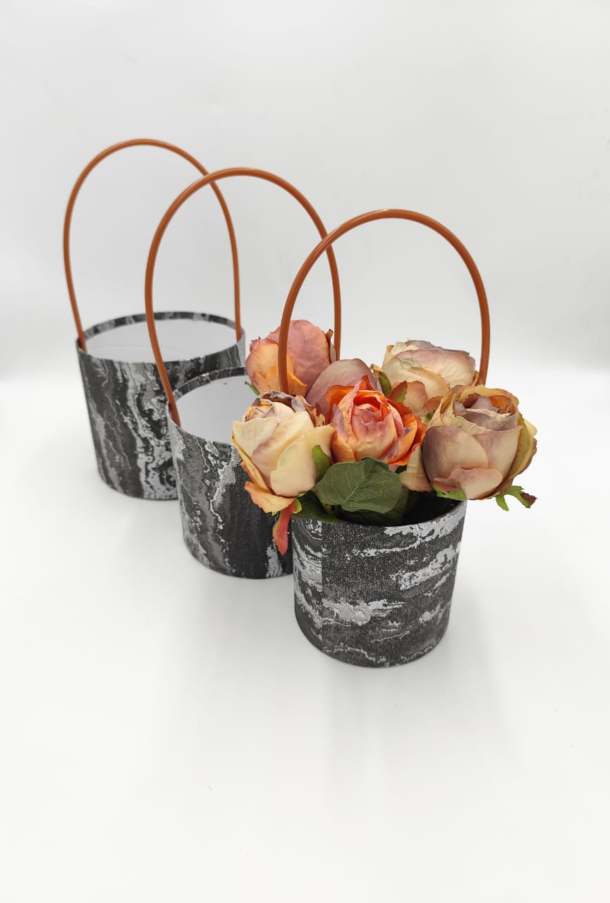MARBLE EFFECT ROUND GIFT BASKET