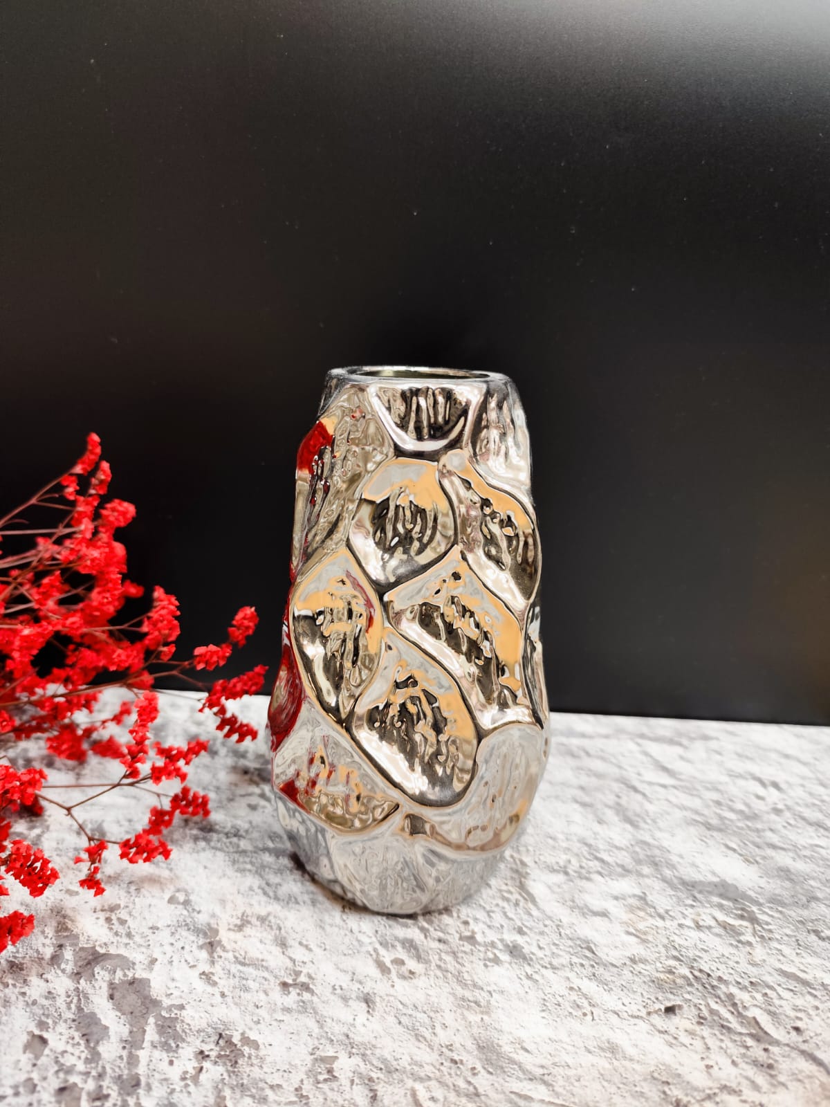 CERAMIC VASE SILVER LARGE 50 AED ADD DIMENSIONS