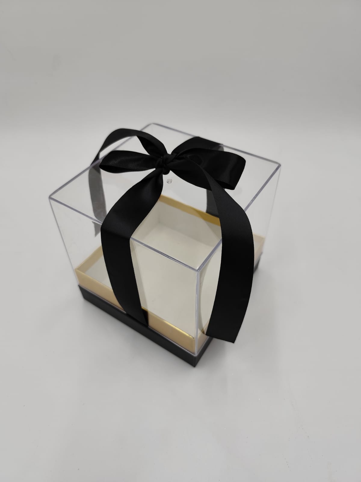 ACRYLIC BOX RIBBON 20AED SMALL ADD DIMENSIONS AM (1)