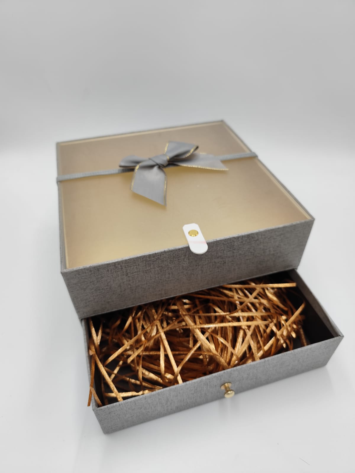 ACRYLIC LID BOX WITH A DRAWER 50AED