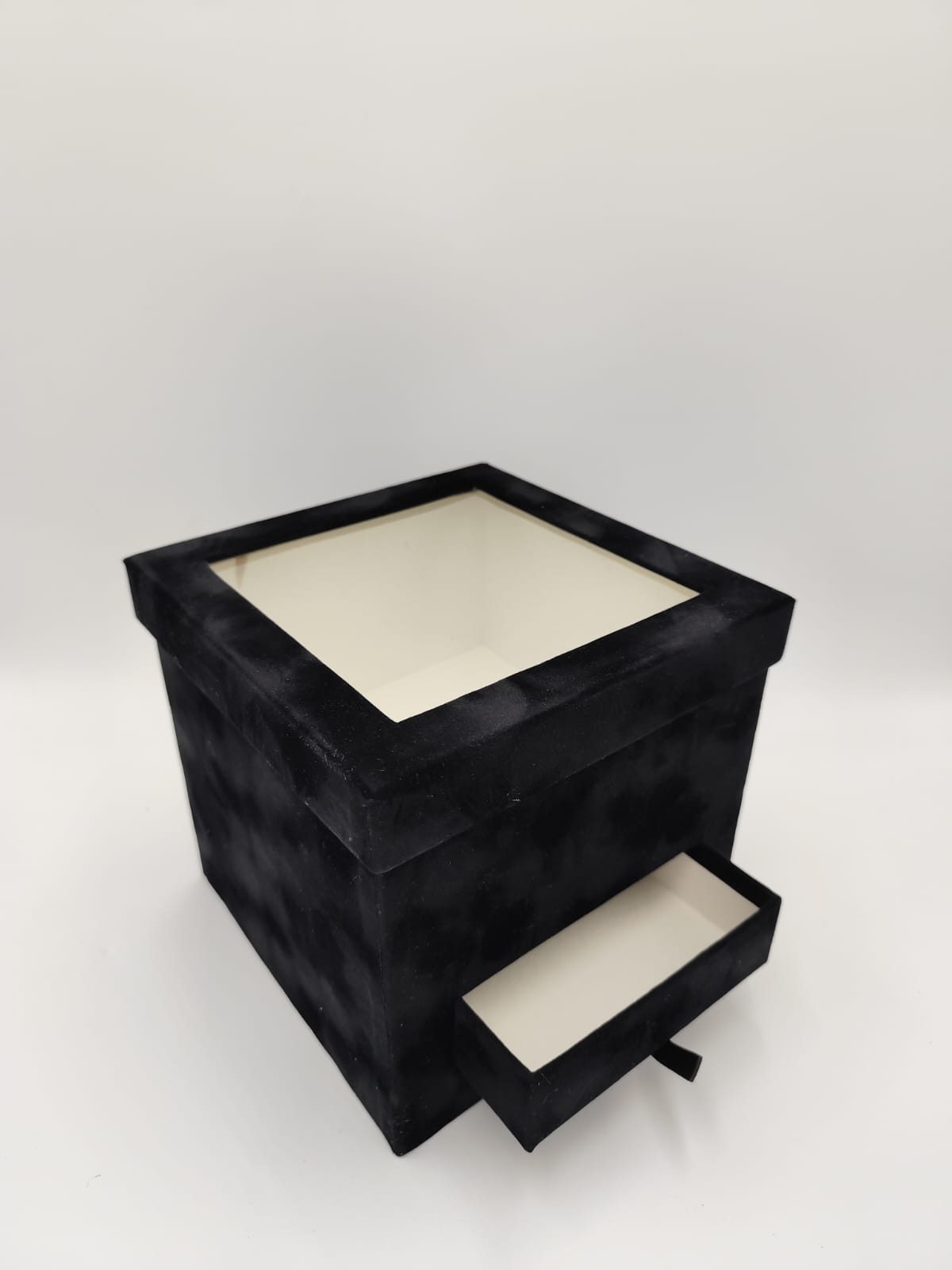 BLACK VELVET BOX DRAWER 60AED