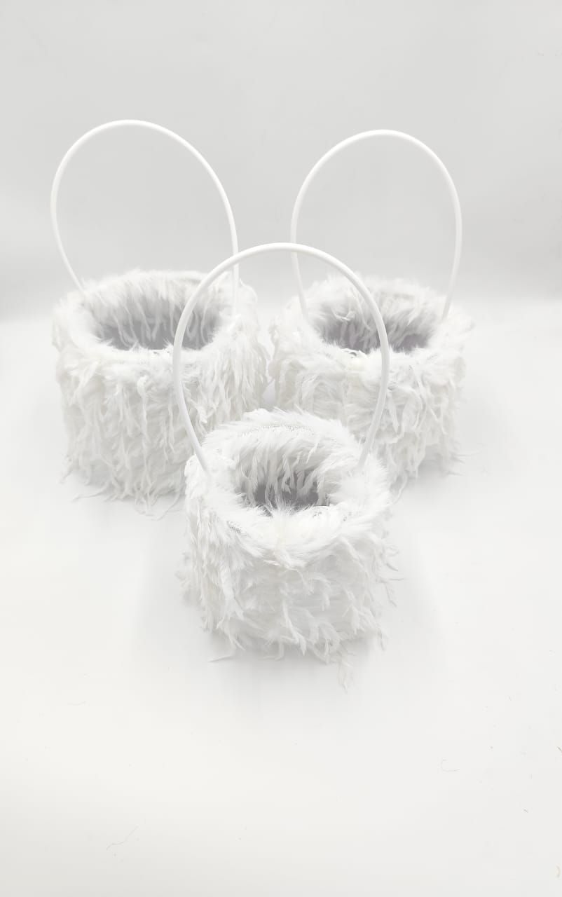 WHITE FLUFFY GIFT BASKET