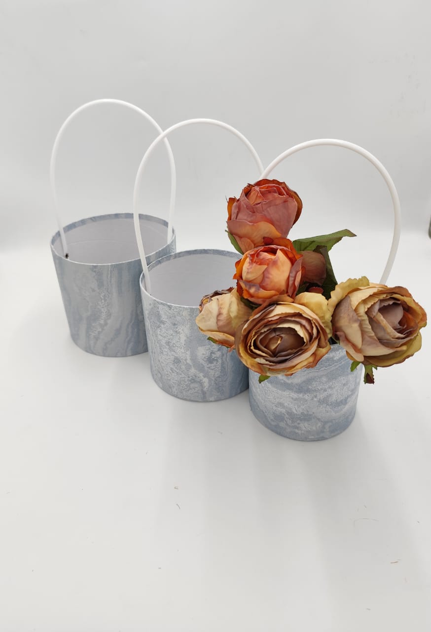 MARBLE EFFECT GIFT BASKET